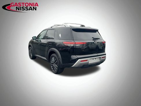 Used 2024 Nissan Pathfinder SL w/ SL Premium Package image 9