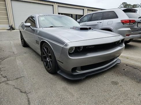 Used 2016 Dodge Challenger R/T Scat Pack RWD image 5