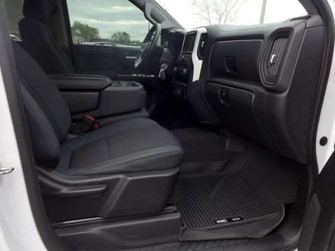 Used 2019 Chevrolet Silverado 1500 Custom Trail Boss w/ Custom Convenience Package AWD/4WD image 13