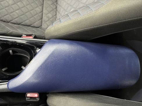 Used 2021 Toyota C-HR XLE image 23