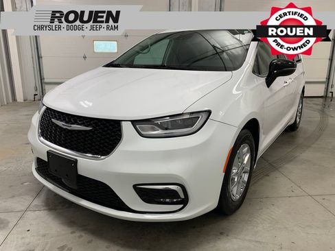 Used 2024 Chrysler Pacifica Touring-L FWD image 1