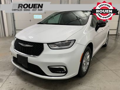 Used 2024 Chrysler Pacifica Touring-L