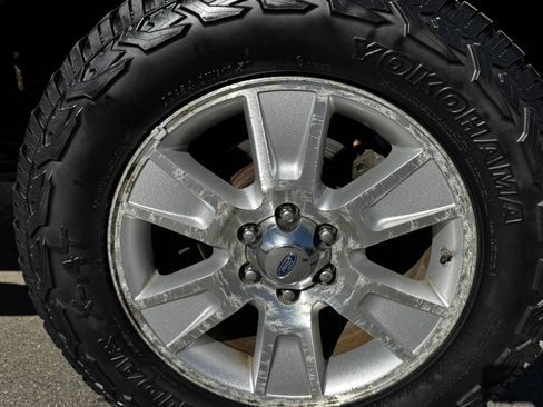 Used 2010 Ford F150 Lariat image 10