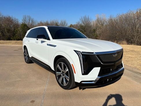New 2025 Cadillac Escalade IQ Luxury 2 image 10