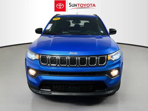 Used 2024 Jeep Compass Latitude w/ Altitude Special Edition AWD/4WD image 10