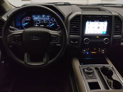 Used 2018 Ford Expedition XLT w/ Equipment Group 202A RWD image 22