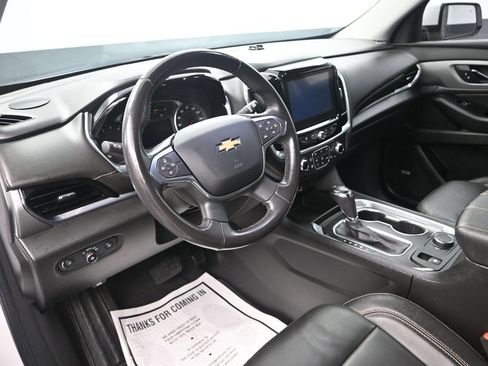 Used 2020 Chevrolet Traverse LT w/ LT Premium Package FWD image 13