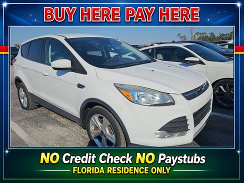 Used 2015 Ford Escape SE FWD image 1