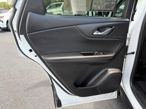 Used 2025 Chevrolet Blazer LT FWD image 13