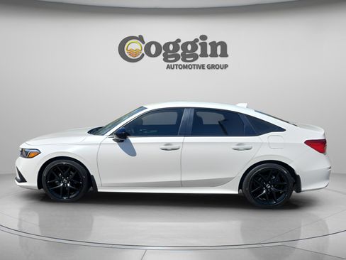 Used 2024 Honda Civic Sport image 2