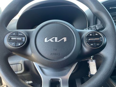 Used 2025 Kia Soul LX w/ LX Technology Package image 25