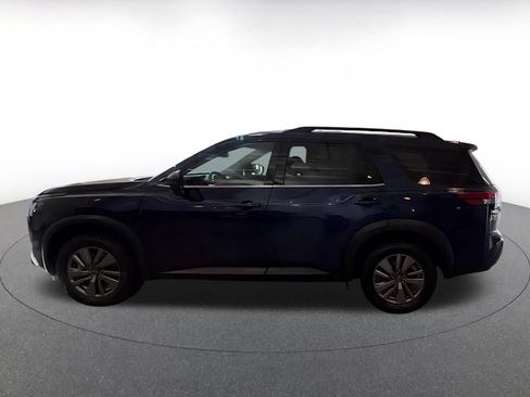 Used 2025 Nissan Pathfinder SV FWD image 9