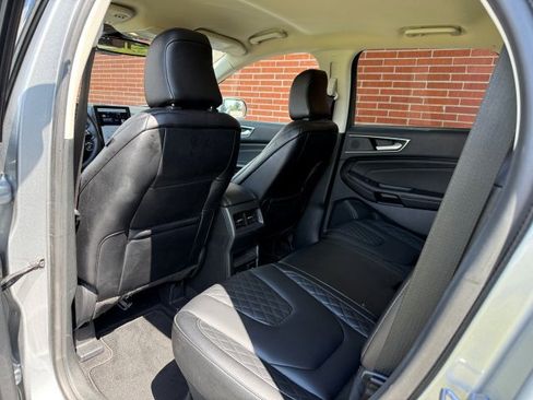 Used 2024 Ford Edge Titanium image 16