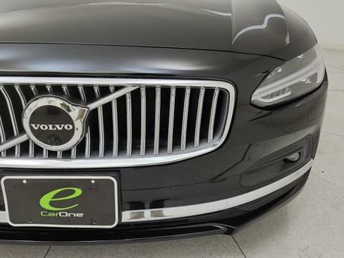 Used 2023 Volvo S90 B6 Plus AWD/4WD image 41