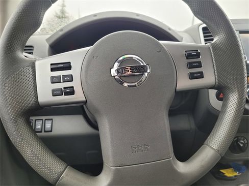 Used 2020 Nissan Frontier SV image 15