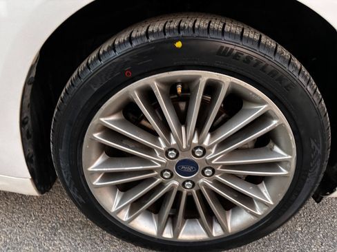 Used 2016 Ford Fusion SE w/ Equipment Group 202A image 14