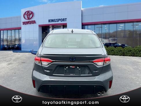 Certified 2025 Toyota Corolla SE w/ SE Premium Package image 4