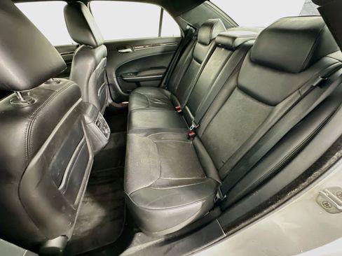 Used 2014 Chrysler 300 C RWD image 29