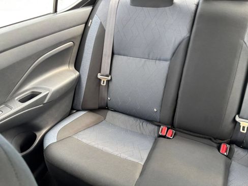 Used 2025 Nissan Versa SV FWD image 36