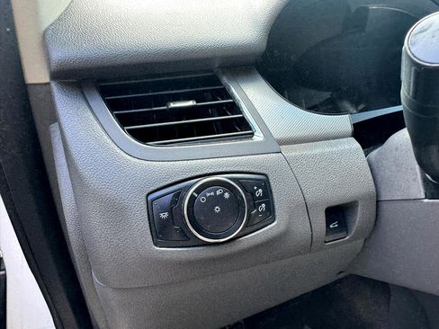 Used 2013 Ford Edge SEL image 27