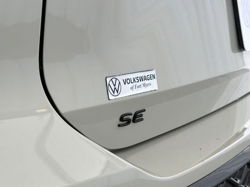 New 2026 Volkswagen Tiguan SE R-Line image 30
