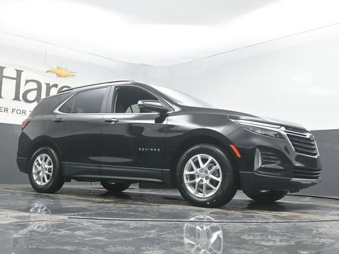 Used 2022 Chevrolet Equinox LT image 2
