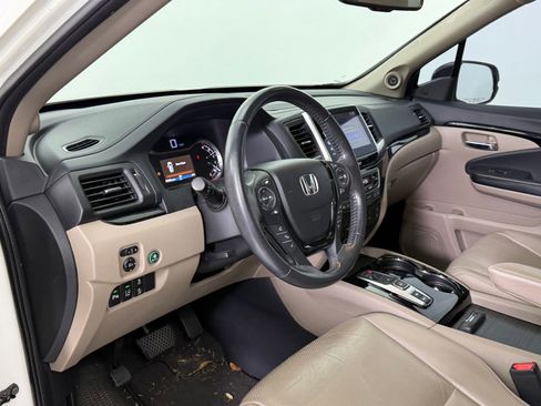 Used 2016 Honda Pilot Elite image 4