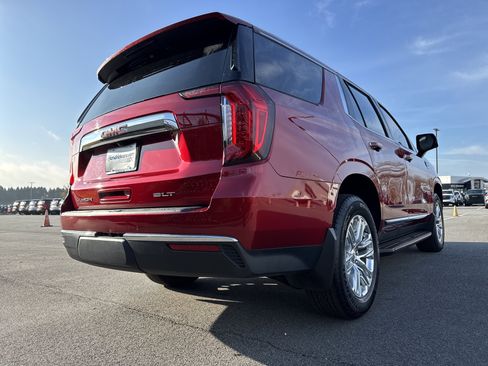 Used 2021 GMC Yukon SLT w/ SLT Premium Package image 10