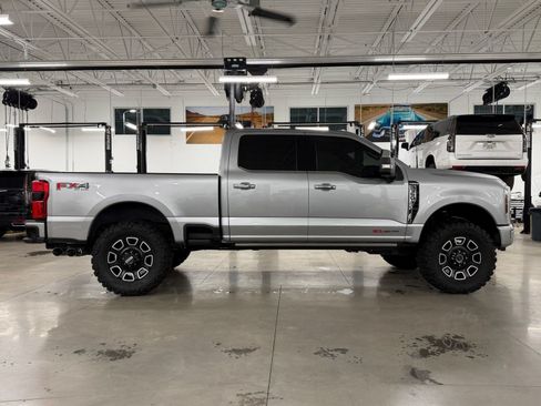 Used 2024 Ford F350 Platinum w/ FX4 Off-Road Package AWD/4WD image 8