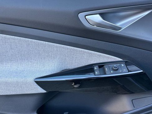 New 2025 Volkswagen ID.4 Pro image 10