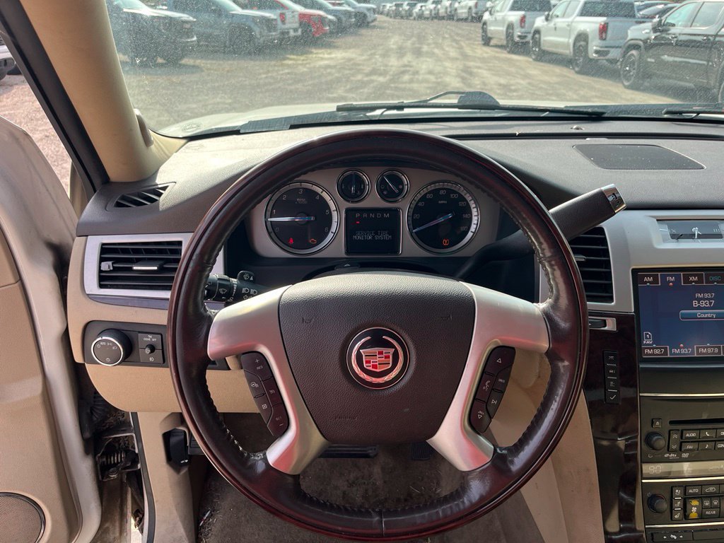 Used 2012 Cadillac Escalade Premium AWD/4WD image 8