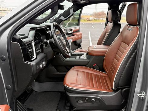 Used 2024 GMC Sierra 2500 Denali Ultimate image 2