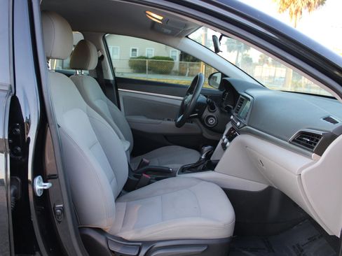 Used 2020 Hyundai Elantra SEL image 5