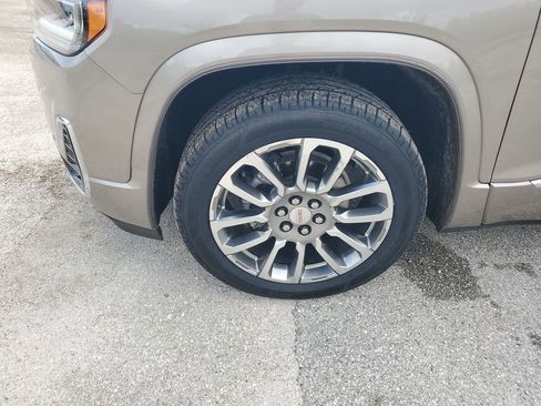 Used 2022 GMC Acadia Denali w/ Denali Ultimate Package image 17