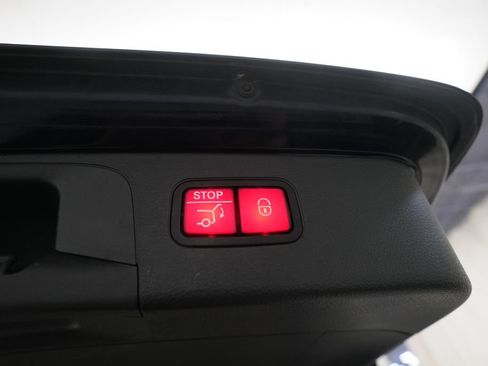 Used 2017 Mercedes-Benz GLC 300 4MATIC image 15
