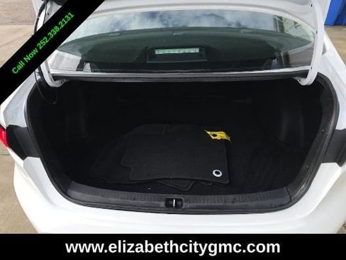 Used 2024 Toyota Corolla LE image 6