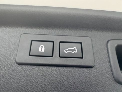 Used 2023 Subaru Forester Limited image 8