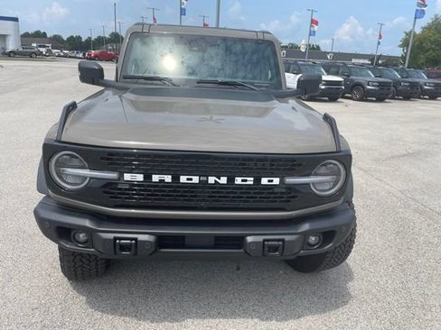 Used 2025 Ford Bronco Badlands AWD/4WD image 3
