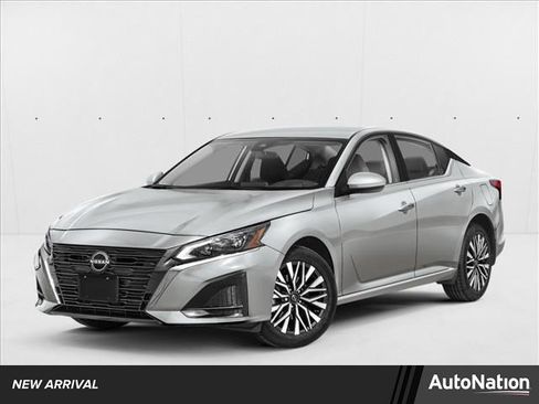 Used 2025 Nissan Altima 2.5 SV image 1