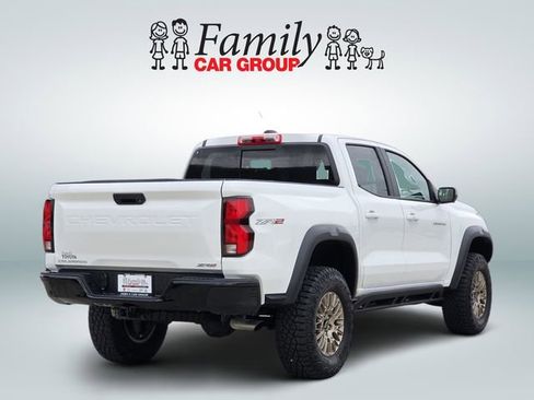 Used 2025 Chevrolet Colorado ZR2 w/ Technology Package AWD/4WD image 4