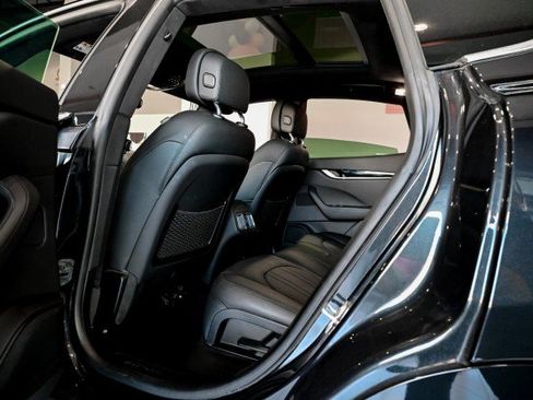 Used 2022 Maserati Levante GT image 19