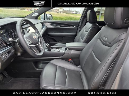 Used 2025 Cadillac XT5 Premium Luxury image 8