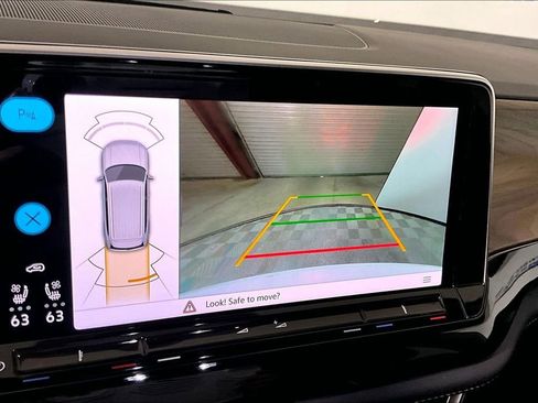 Used 2025 Volkswagen Atlas SE image 17