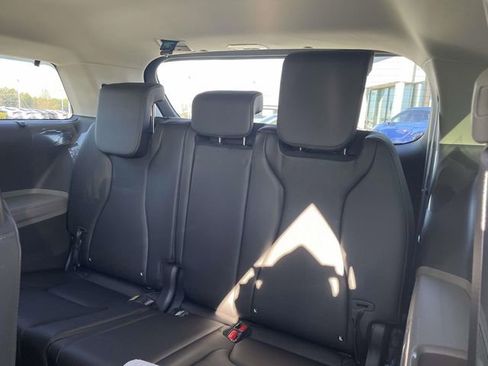 New 2026 Kia Carnival EX image 26