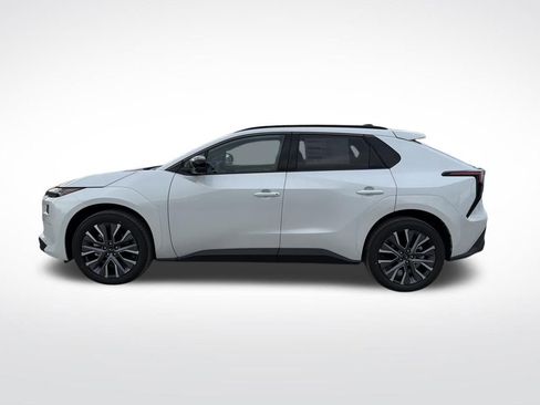 New 2026 Subaru Solterra AWD/4WD image 4