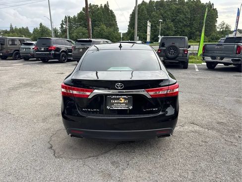 Used 2014 Toyota Avalon Limited w/ Technology Package FWD image 6