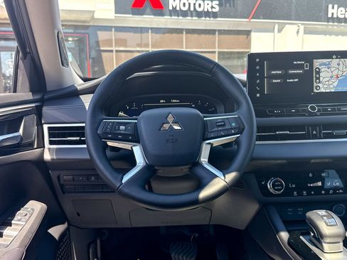 New 2026 Mitsubishi Outlander SE AWD/4WD image 25