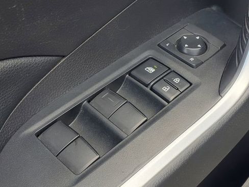 Used 2020 Toyota RAV4 LE image 11