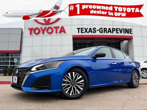 Used 2025 Nissan Altima 2.5 SV image 1