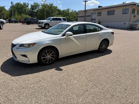 Used 2017 Lexus ES 350 w/ Premium Package FWD image 1